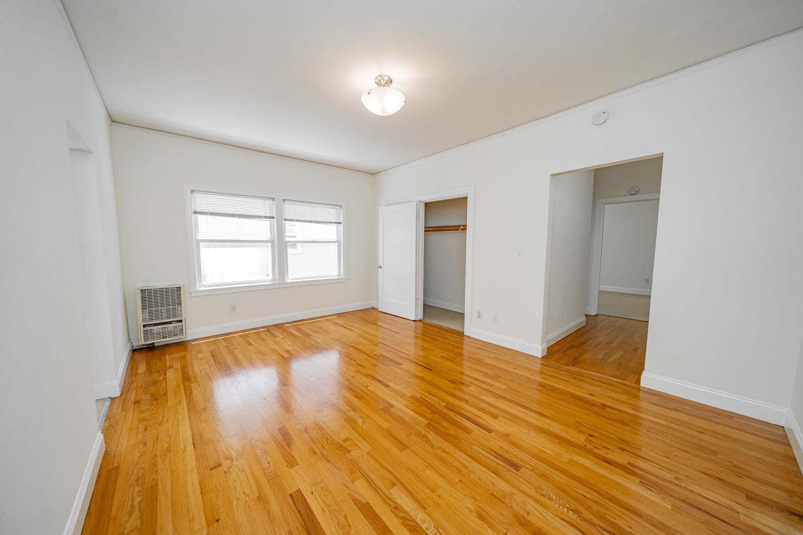 Oakland Apartment: 5527 Shattuck Avenue
