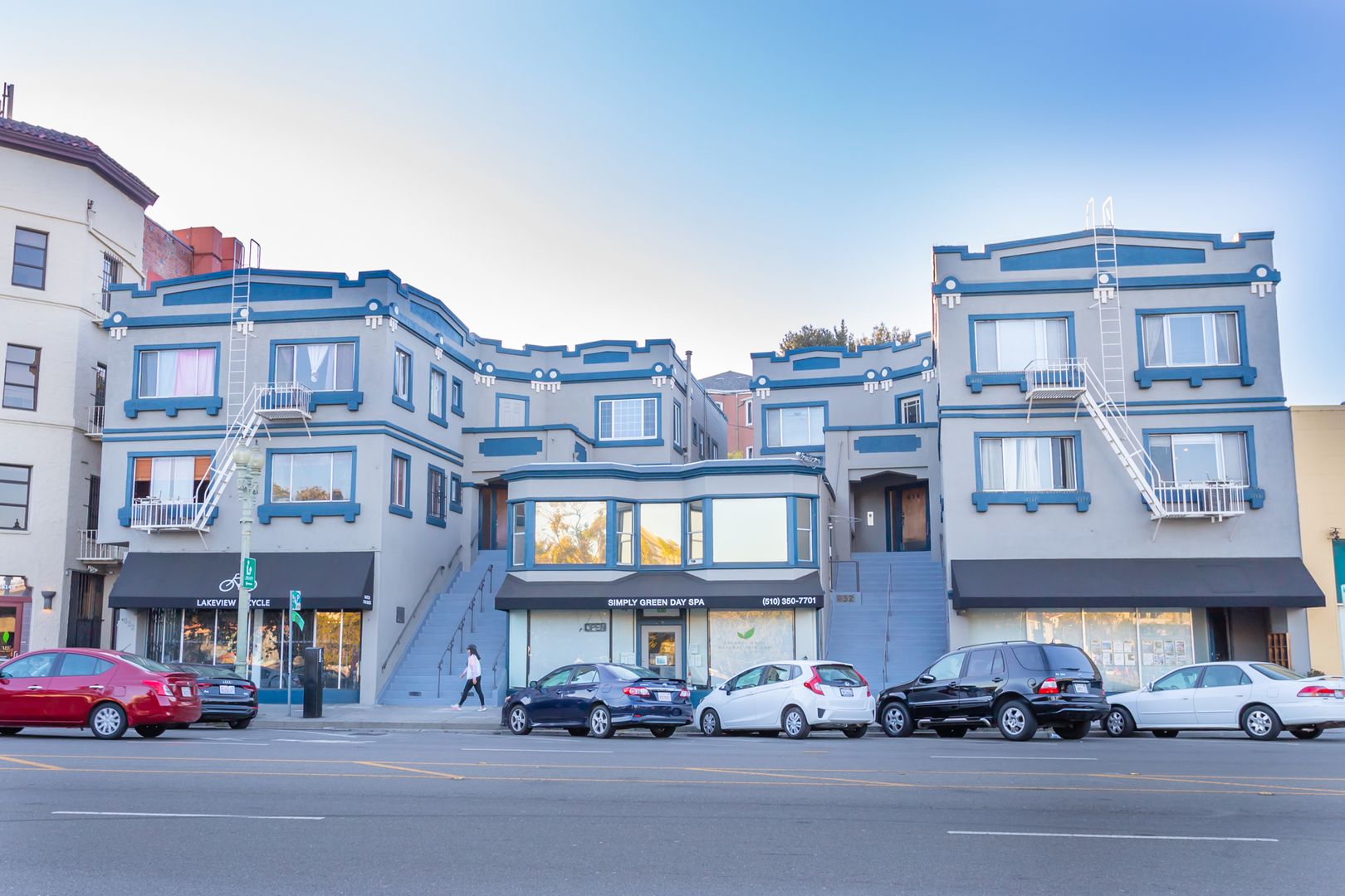 Oakland Apartment: 626 Grand Avenue