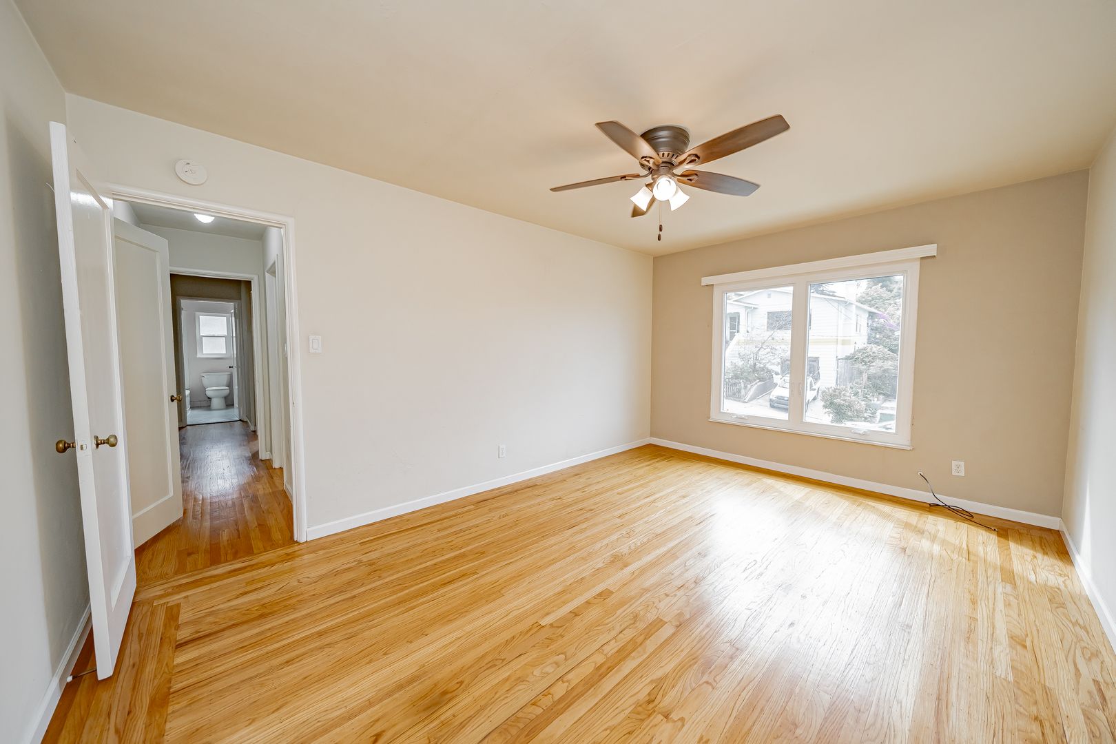 Oakland Apartment: 2900 14th Ave