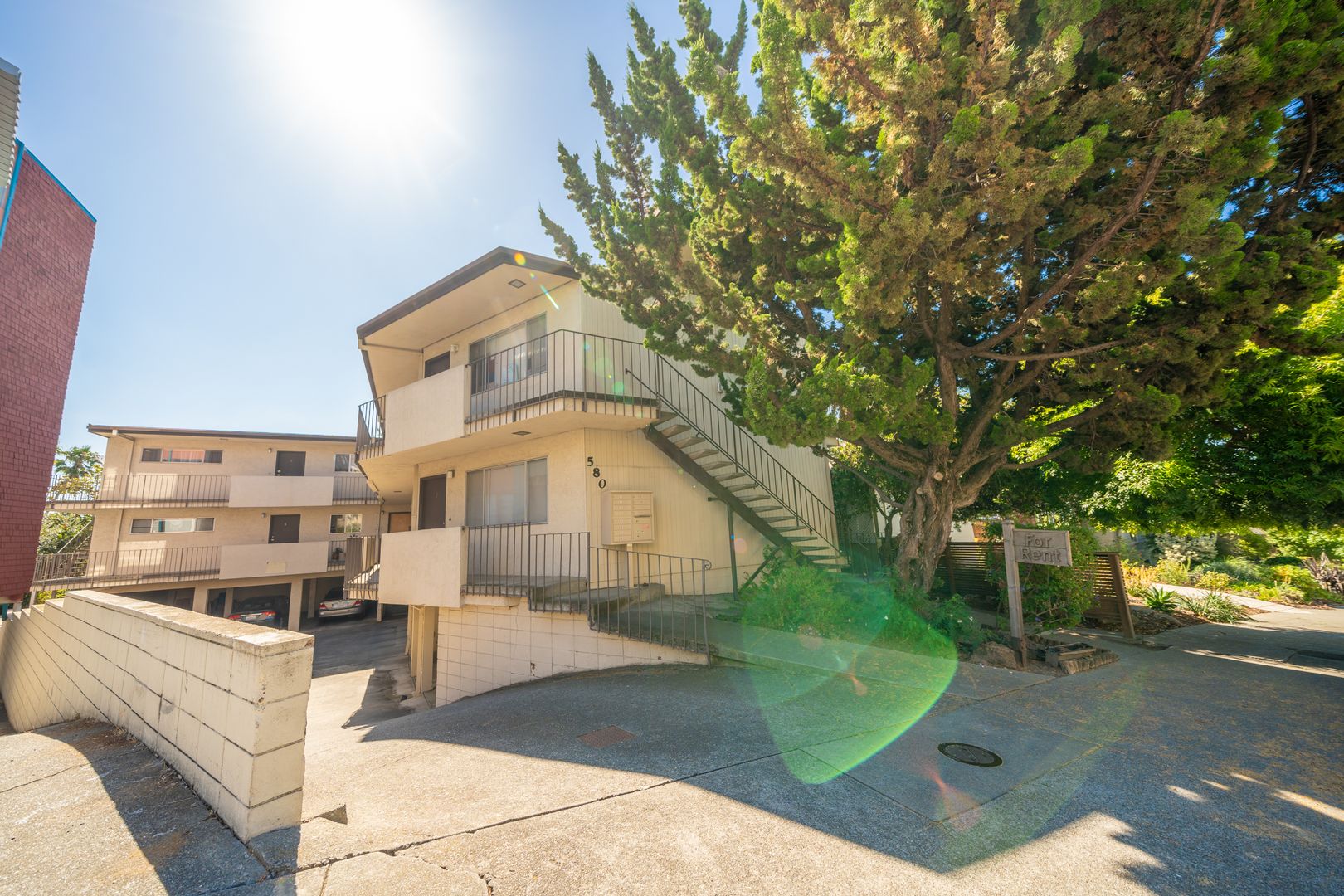 Oakland Apartment: 580 Jean St
