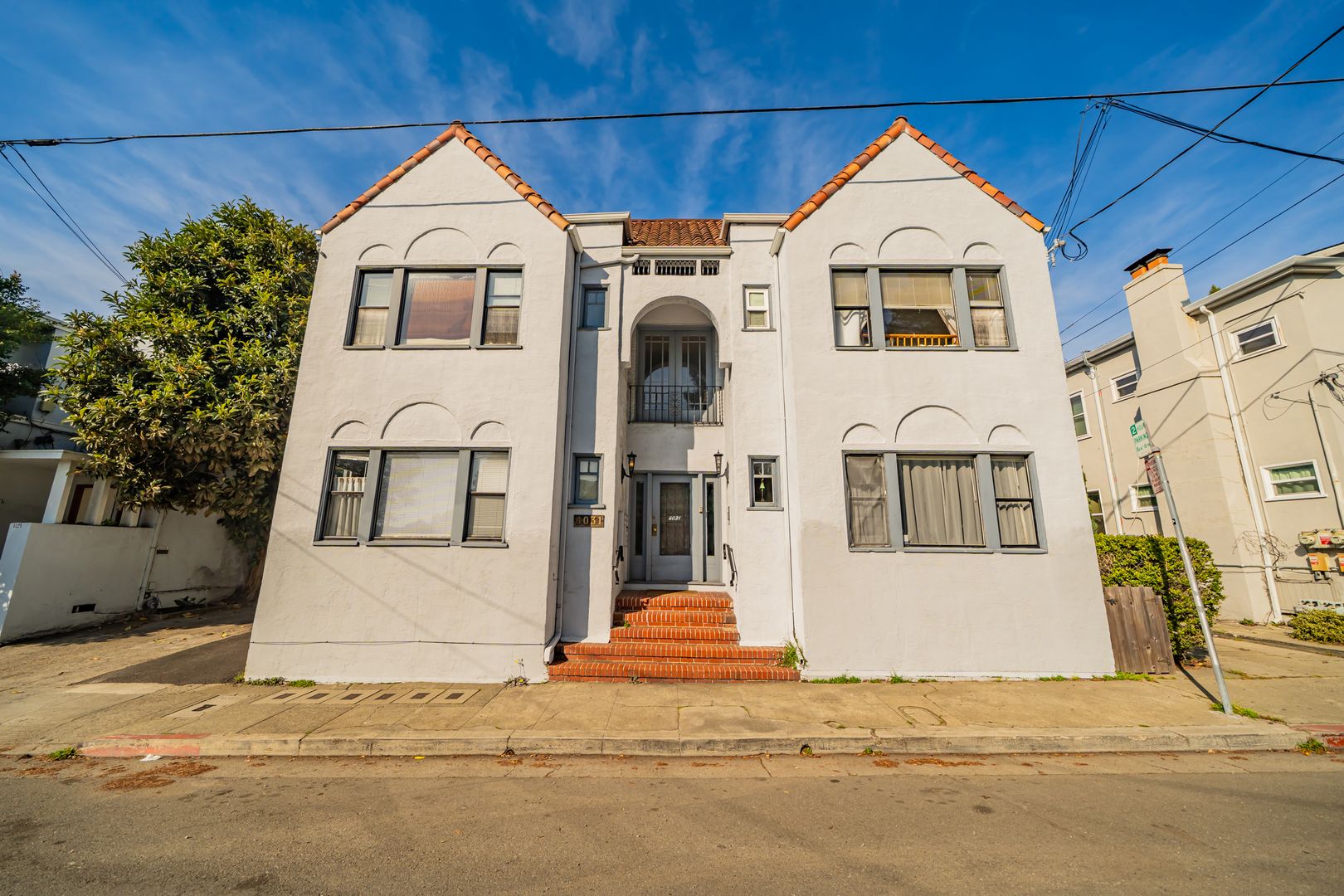 Oakland Apartment: 6031 Claremont Ave