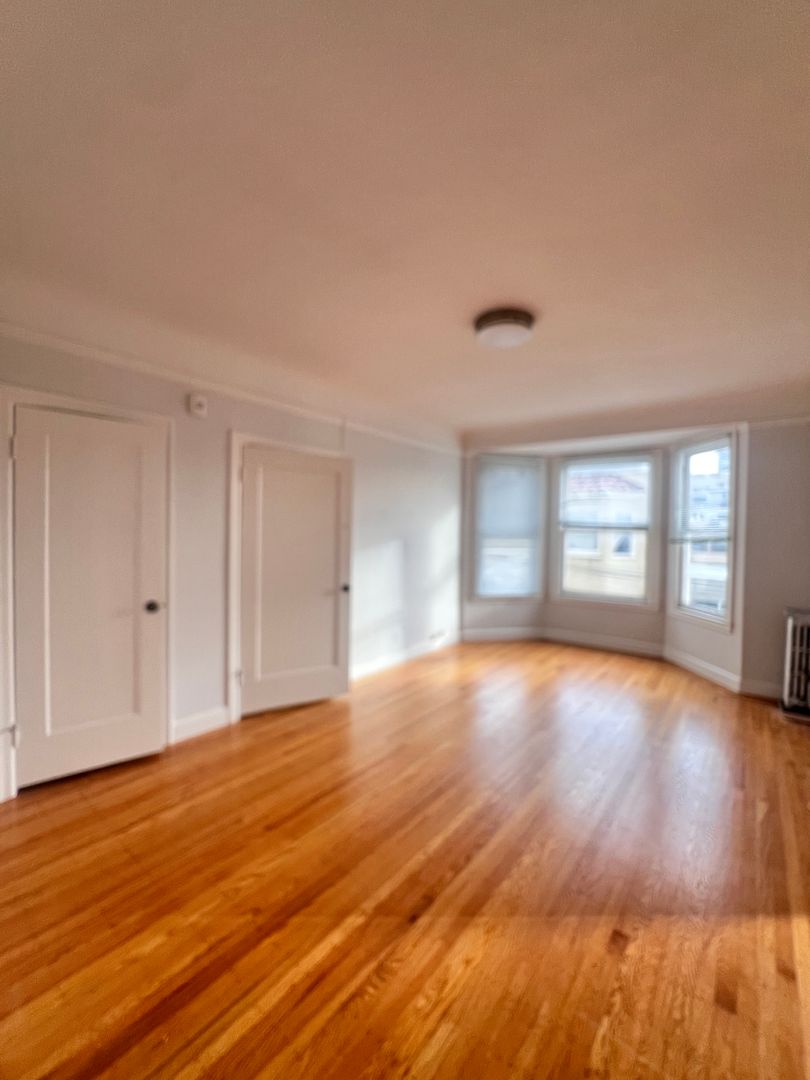 San Francisco Apartment: 1635 Jones Street