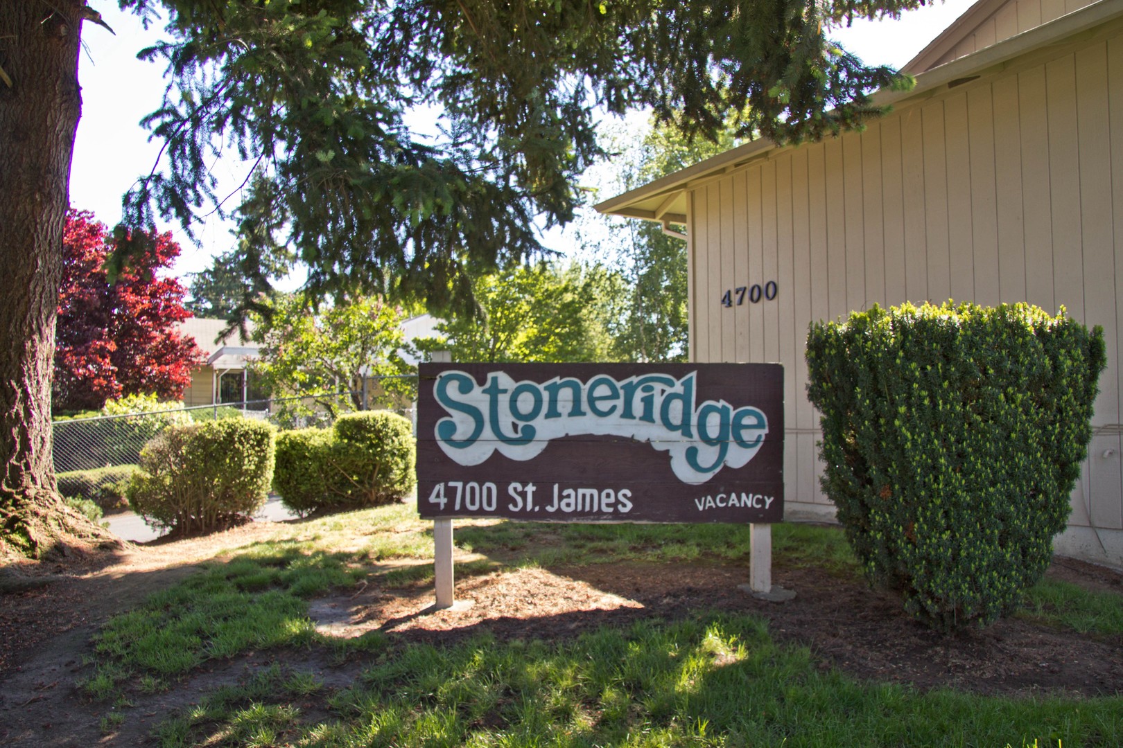 Vancouver Apartment: 4622-4708 NE St James Road