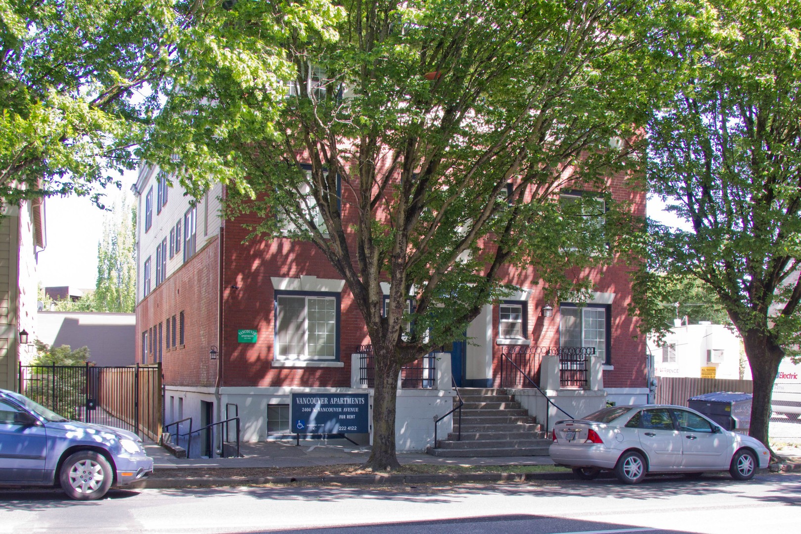 Portland Apartment: 2404 N Vancouver Ave