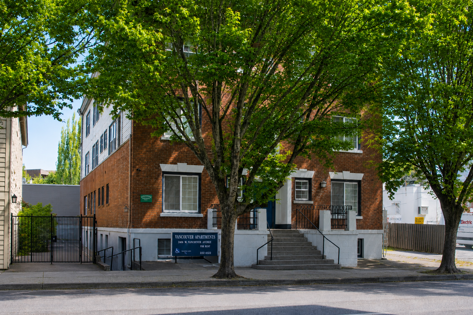 Portland Apartment: 2404 N Vancouver Ave