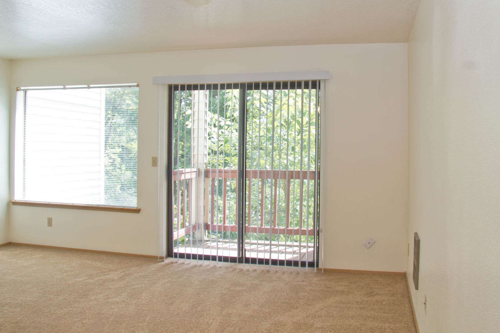 Portland Apartment: 7927 SW 31st Ave.