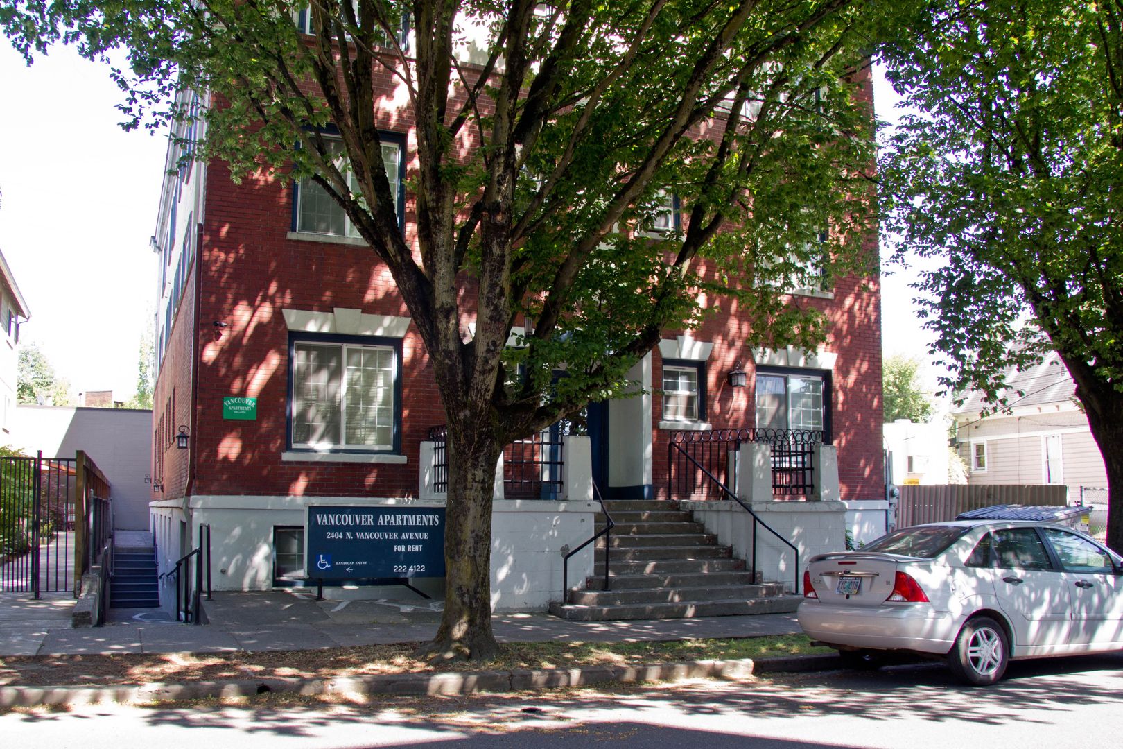 Portland Apartment: 2404 N Vancouver Ave