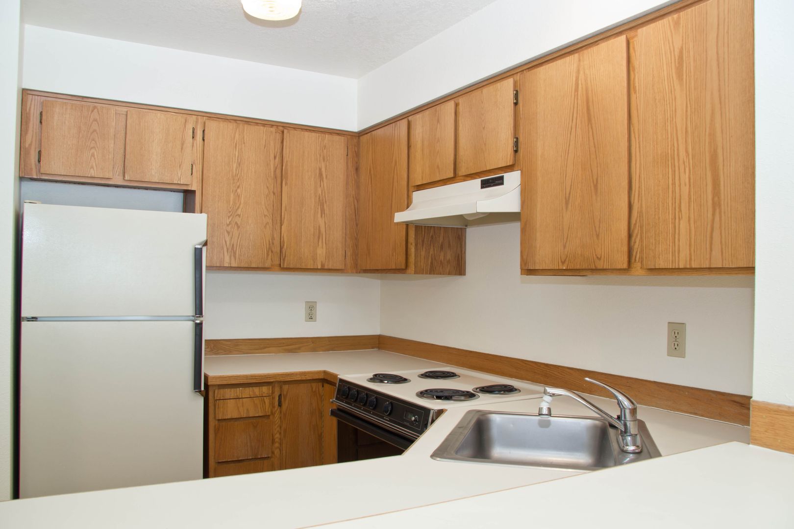 Portland Apartment: 7927 SW 31st Ave.