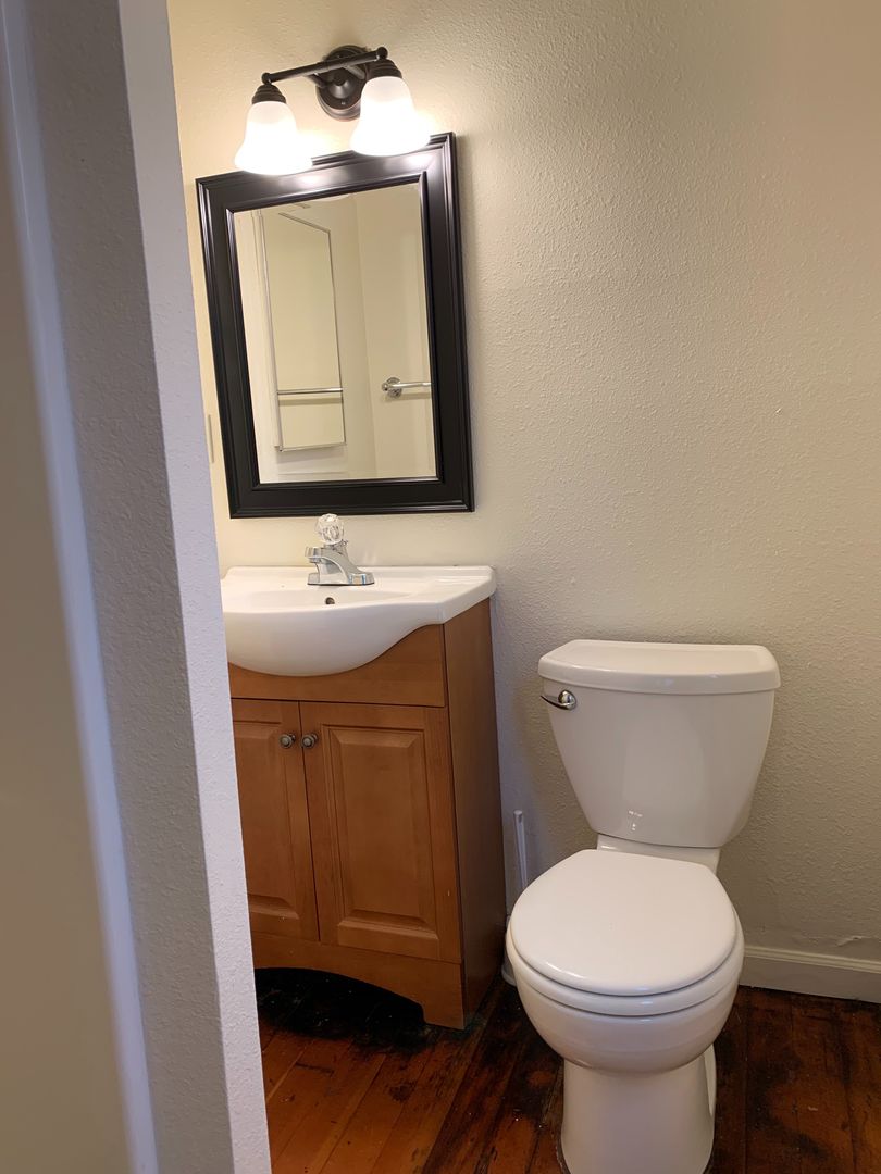 Portland Apartment: 5 SW Whitaker St