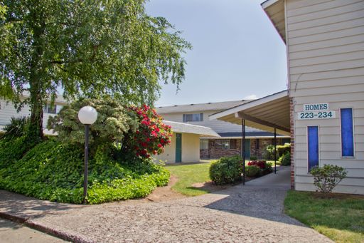 Cambridge 2 Bedroom 1.5 Bath Townhome – photo 1
