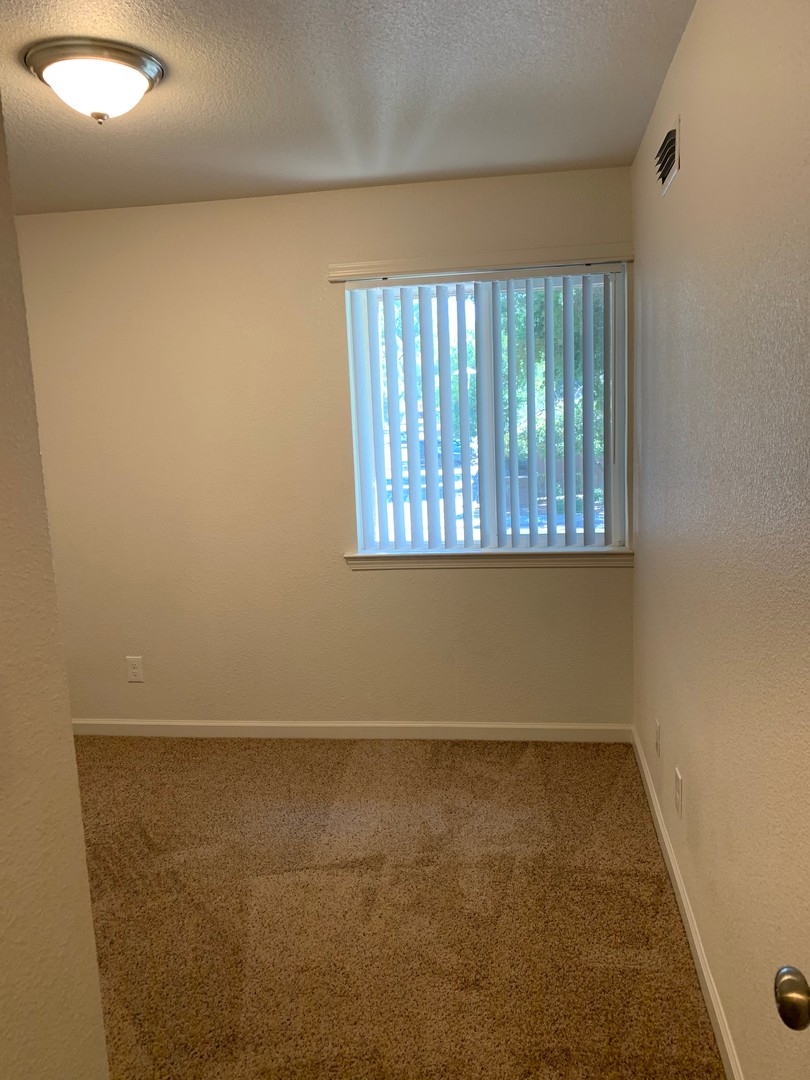 Creekside Apartments 7 of 12