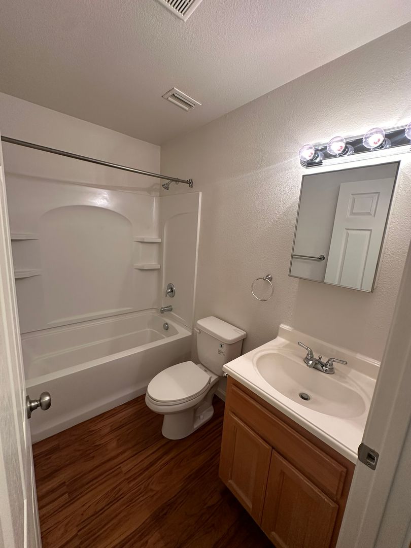 Creekside Apartments 8 of 11