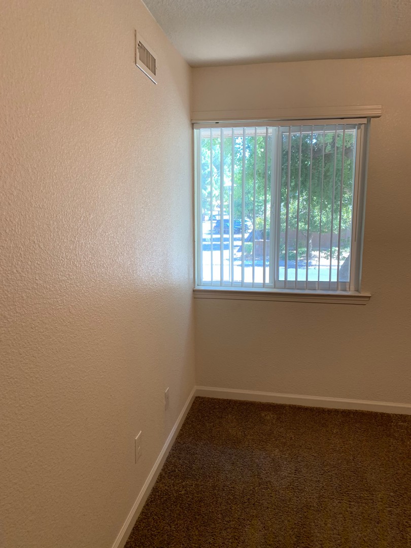 Creekside Apartments 11 of 12