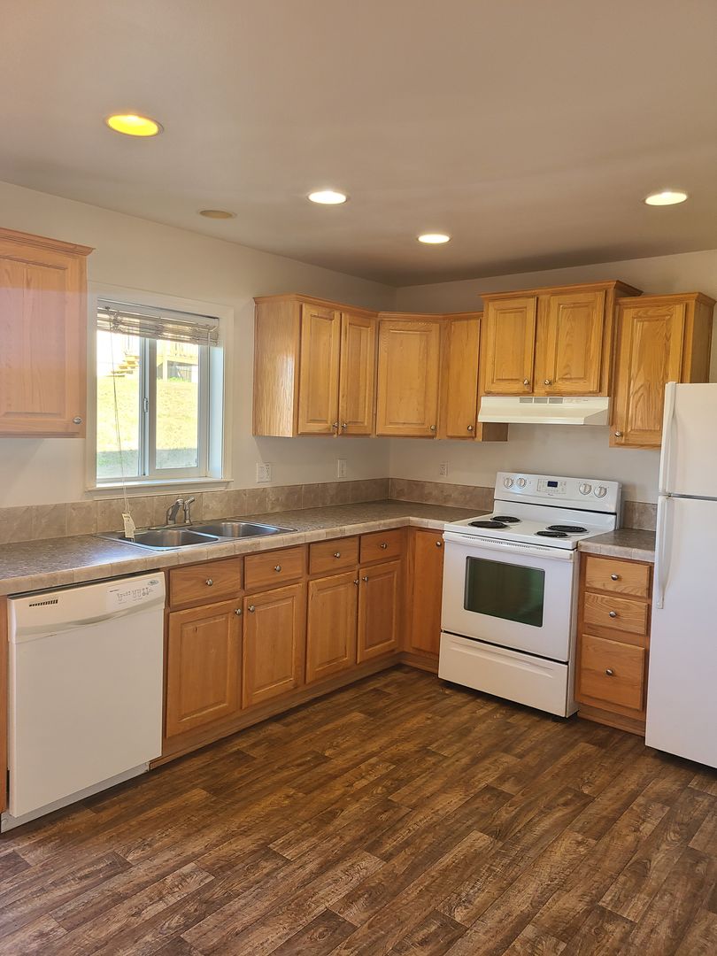 Watford City Apartment: 2252 Enterprise Lane