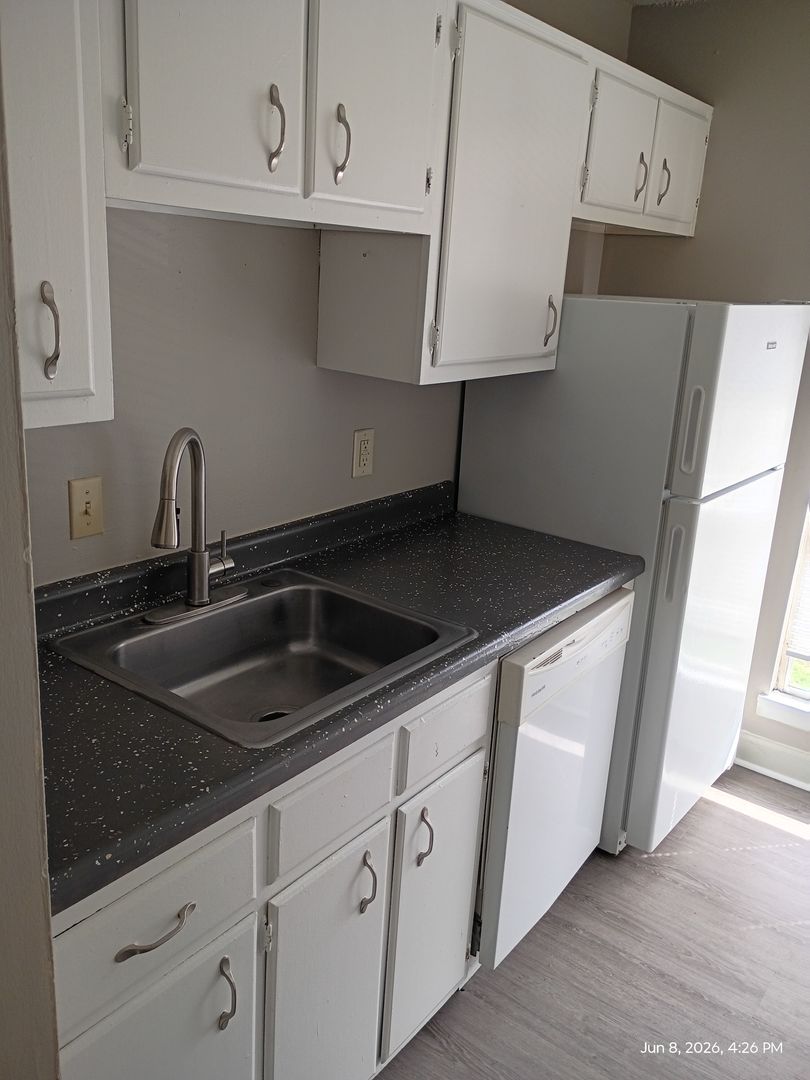 Jonesboro Apartment: 828 South Caraway Road