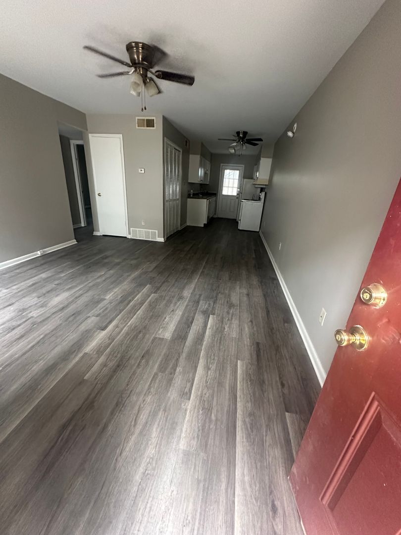 Jonesboro Apartment: 828 South Caraway Road