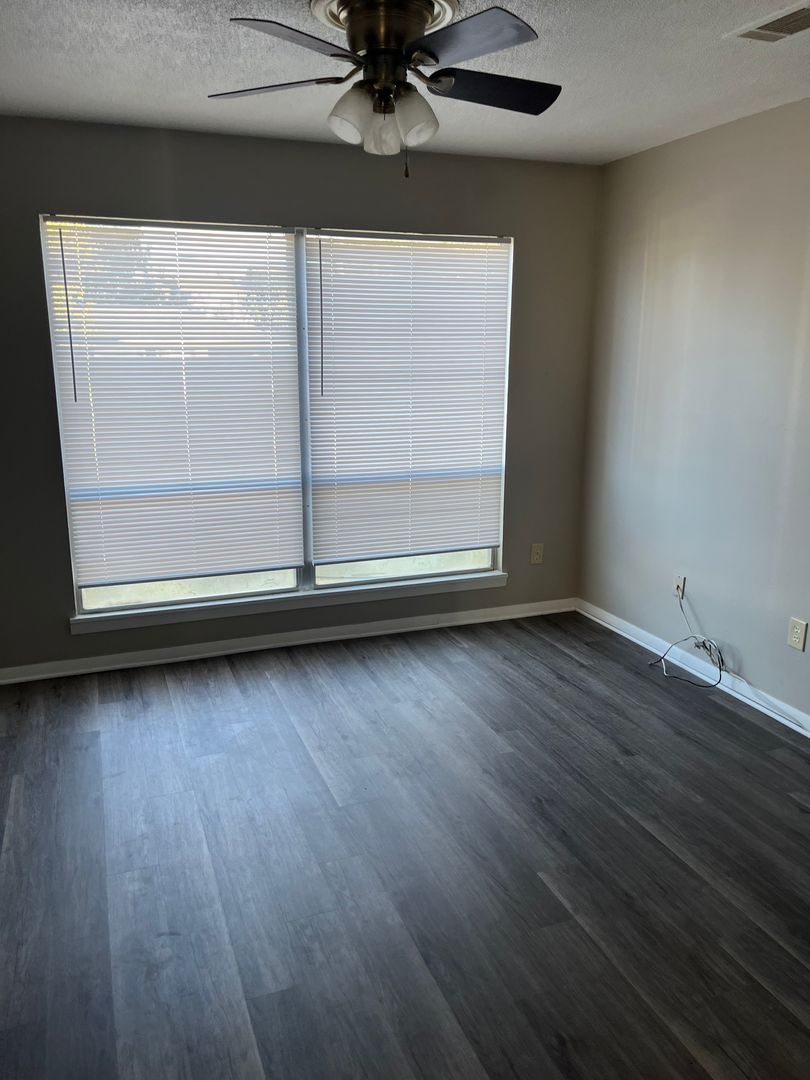 Jonesboro Apartment: 828 South Caraway Road