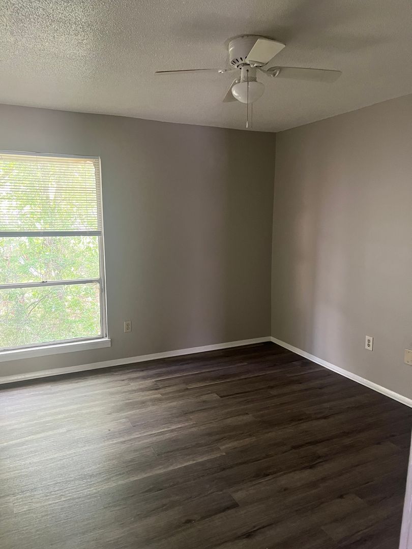 Jonesboro Apartment: 828 South Caraway Road