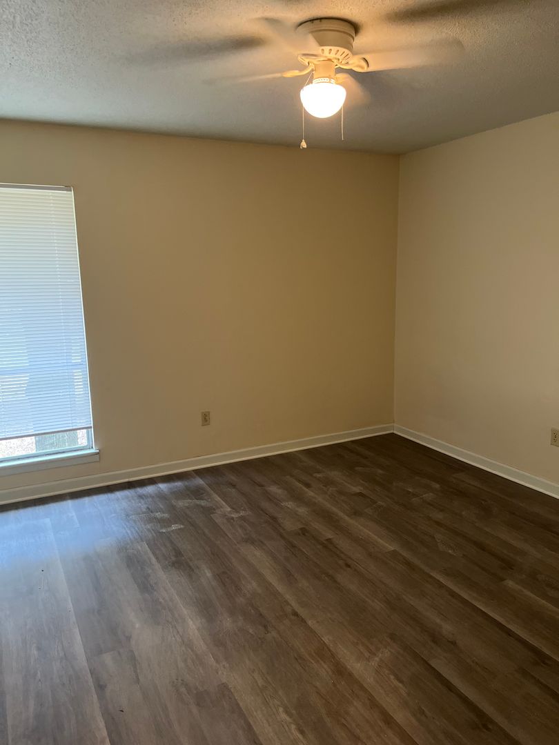 Jonesboro Apartment: 828 South Caraway Road