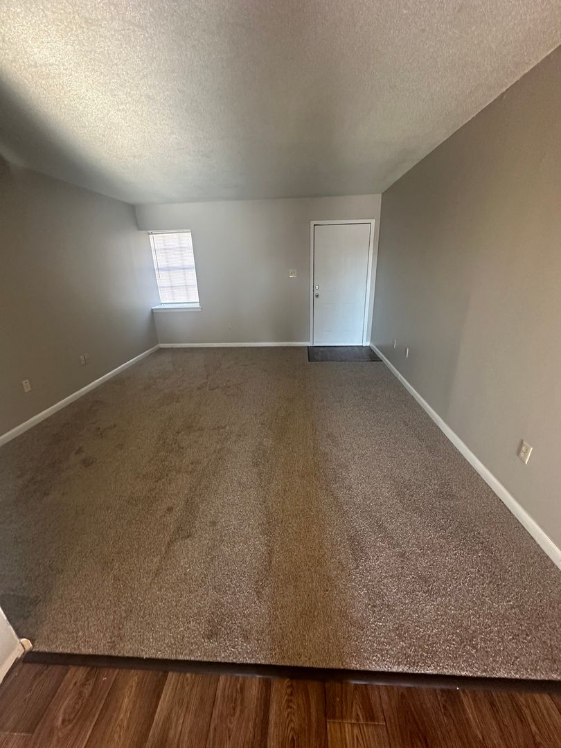 Jonesboro Apartment: 828 South Caraway Road