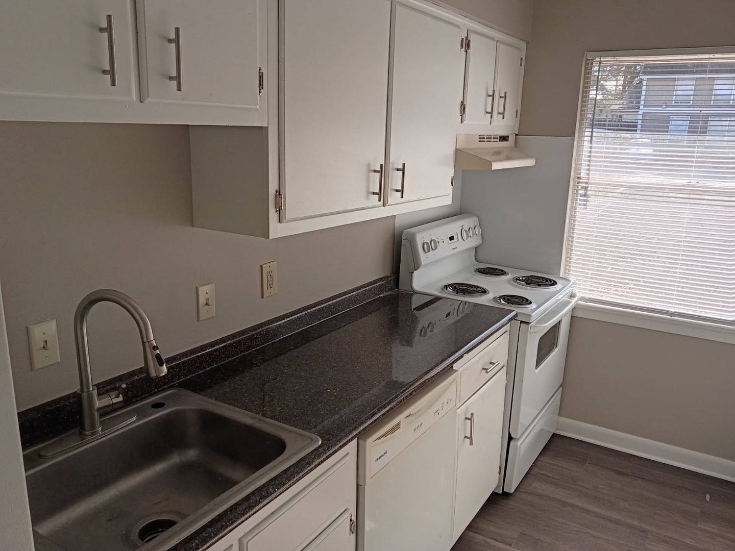 Jonesboro Apartment: 828 South Caraway Road