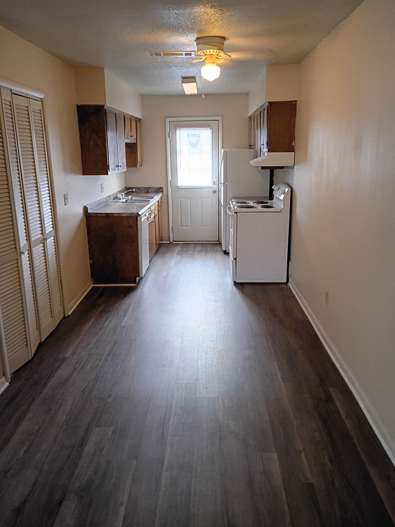 Jonesboro Apartment: 828 South Caraway Road