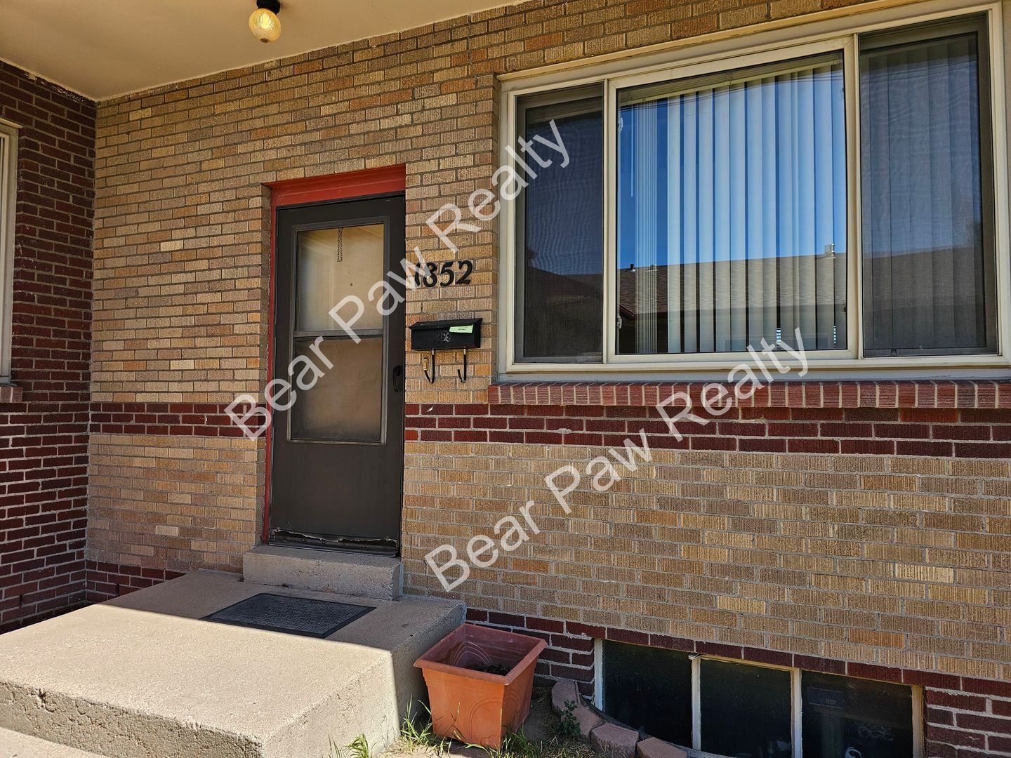 Cheyenne Apartment: 185X Crook Ave