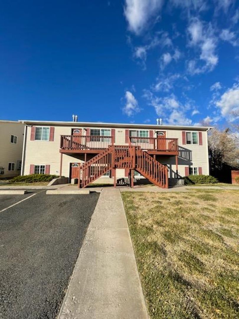 Cheyenne Apartment: 4010 Cheyenne St