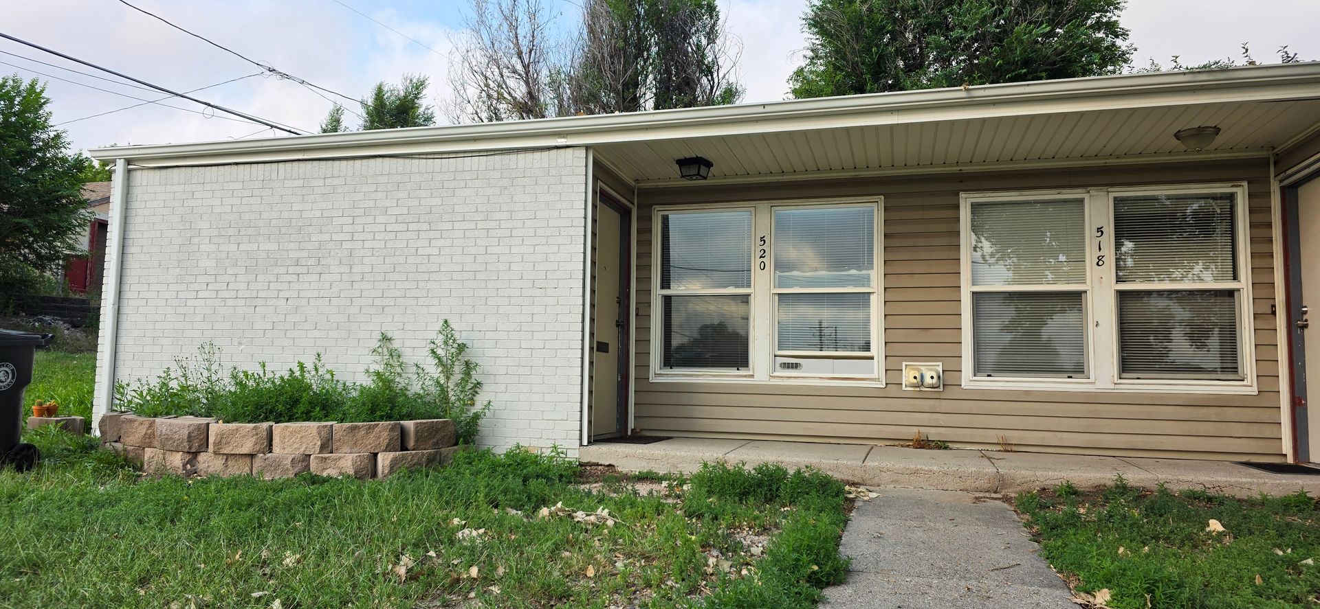 Cheyenne Apartment: Thomes Ave