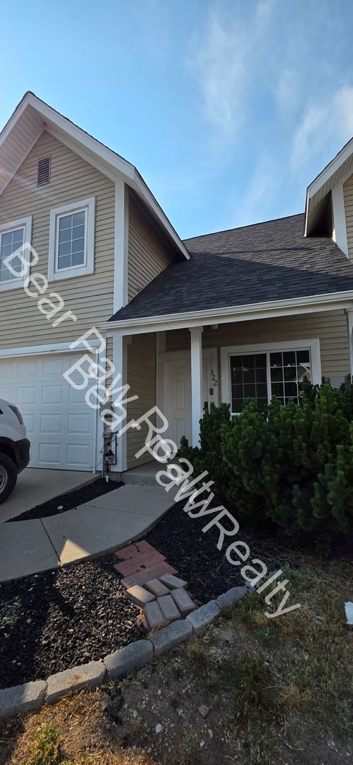 Cheyenne House: 322 Hacienda Ct