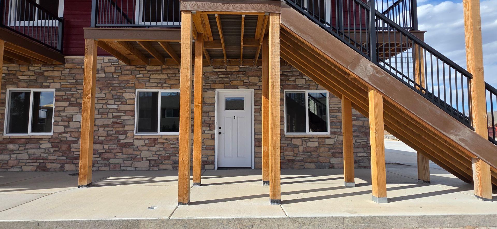 Cheyenne Apartment: 1018 Center St