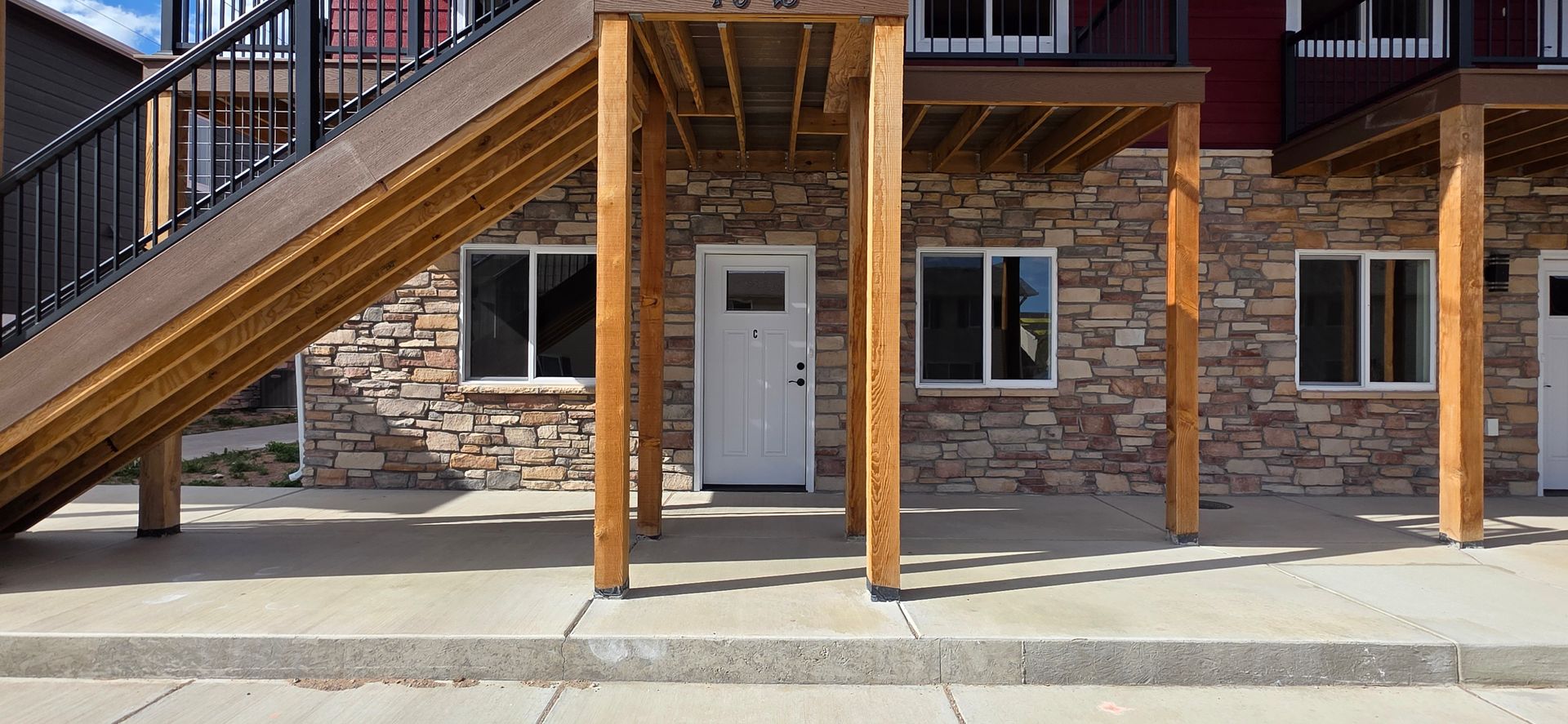 Cheyenne Apartment: 1018 Center St