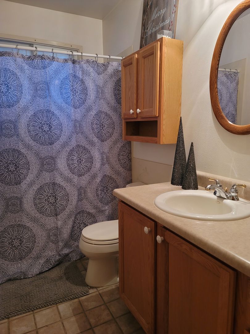 Cheyenne House: 6117 Shannon Ave