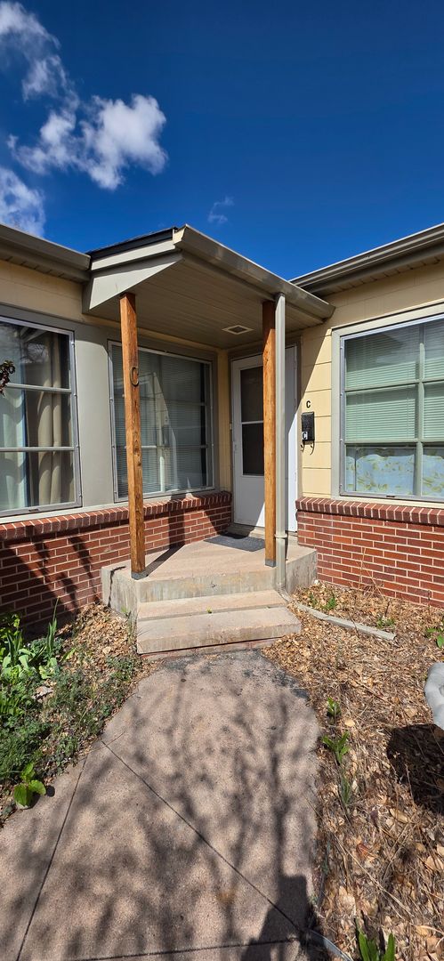 Cheyenne Apartment: 1716 Pebrican Ave