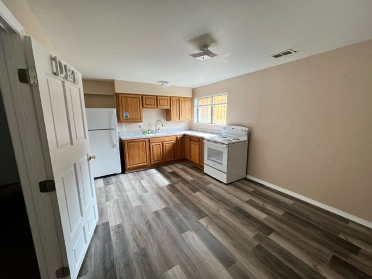 Cheyenne Apartment: 147 Kornegay Ct