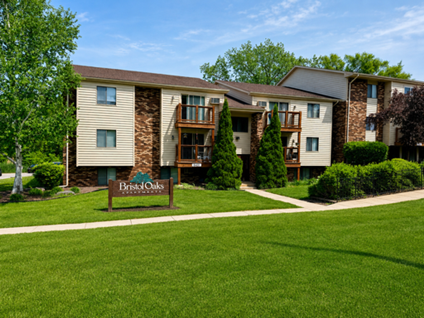 Bristol Apartment: 8401 - 8403 198th Ave
