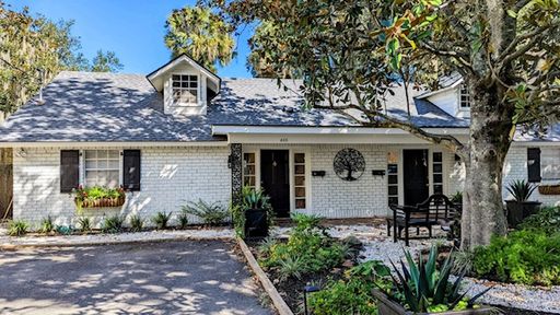 Must See!!! Absolutely Stunning Furnished Condo in Downtown Historic Beaufort – photo 1