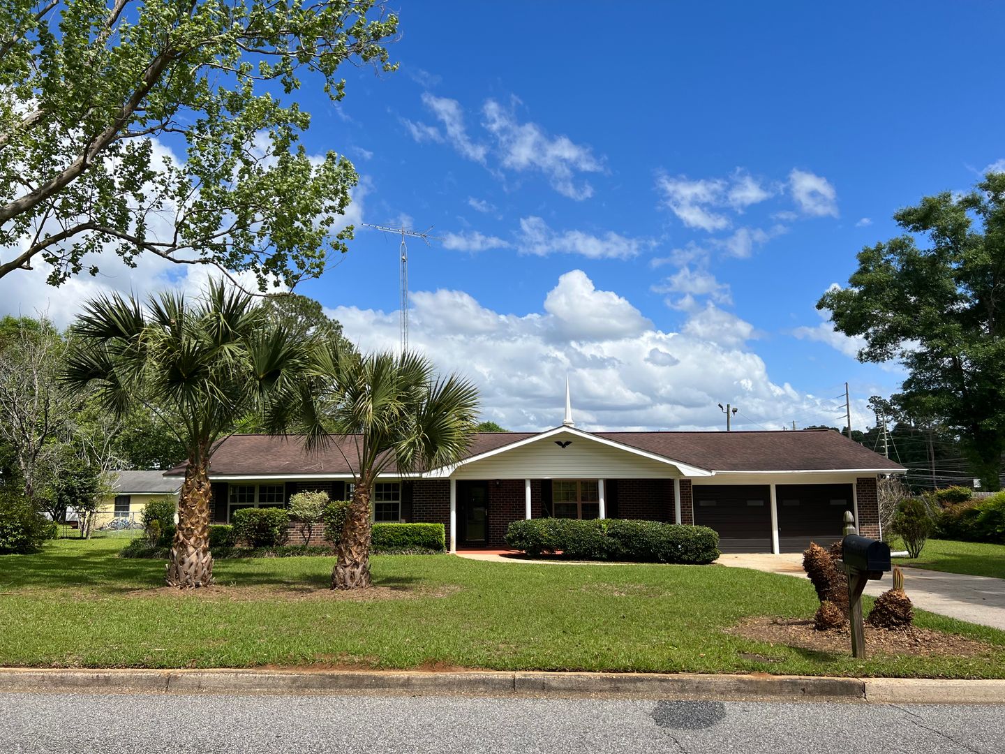 Enterprise House: 102 Victoria Dr