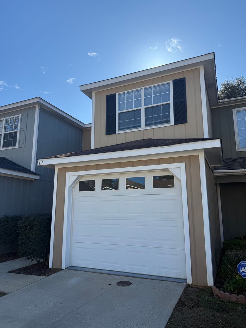 Enterprise Townhome: 113 Commons