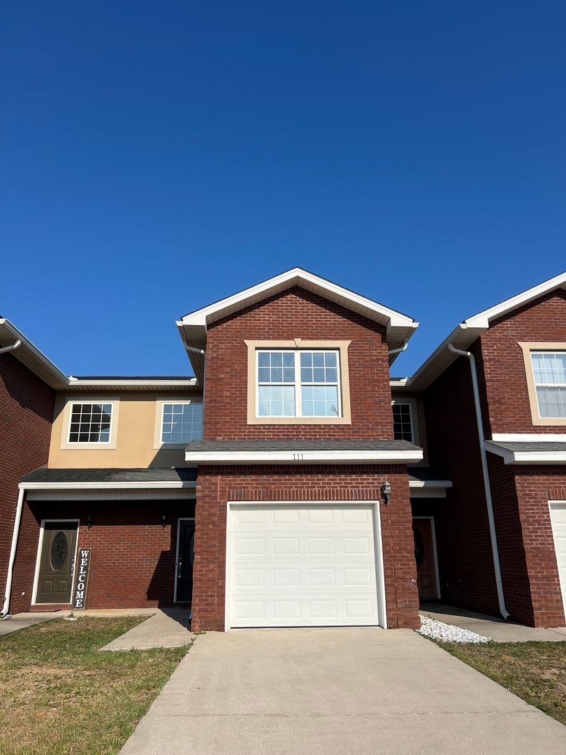 Enterprise Townhome: 111 Peregrine Way