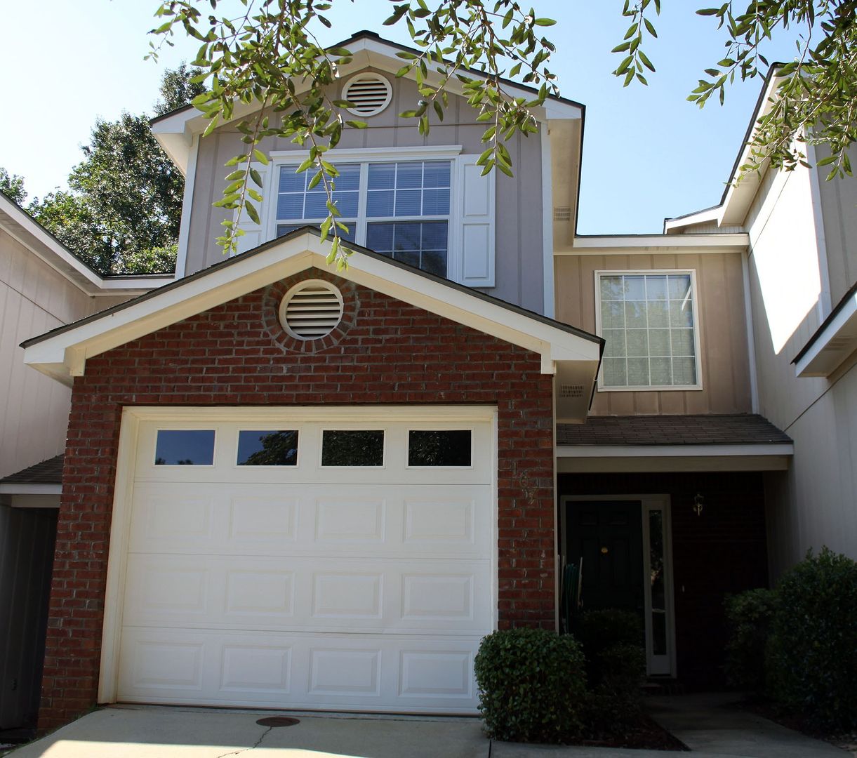 Enterprise Townhome: 107 Woodrun Dr
