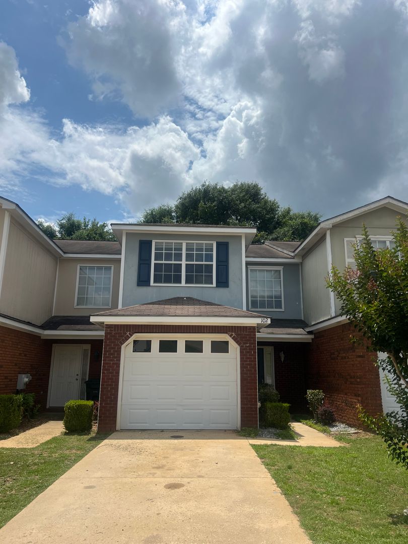 Enterprise Townhome: 102 South Springview Dr