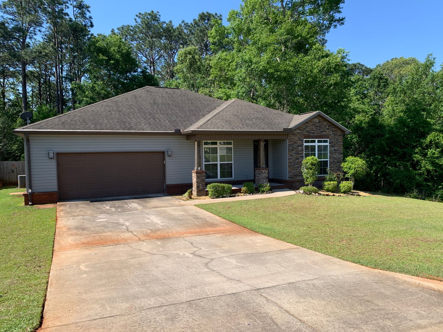 Enterprise House: 102 Valley Chase Dr