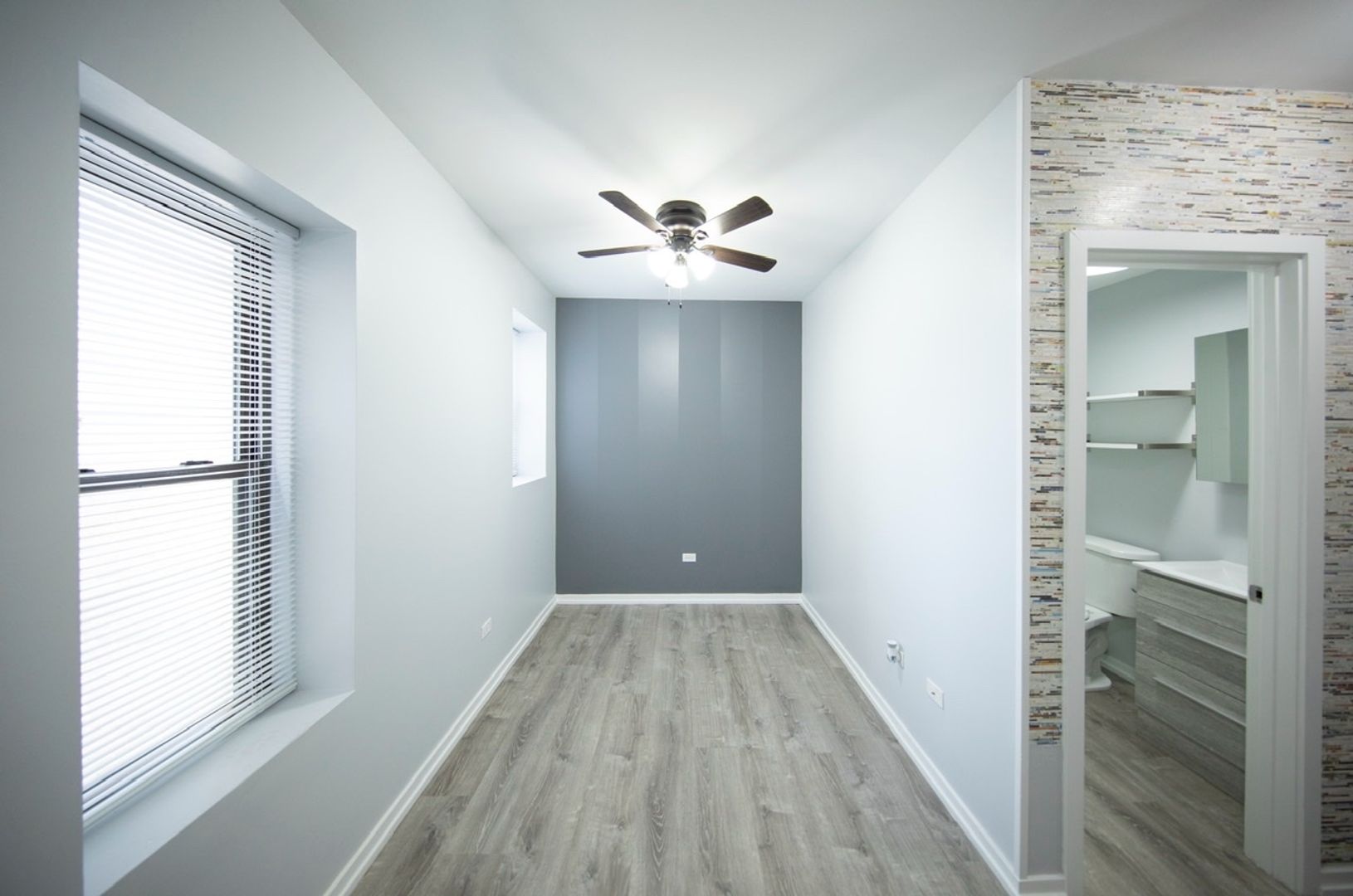Chicago Apartment: 4875 N Magnolia Ave