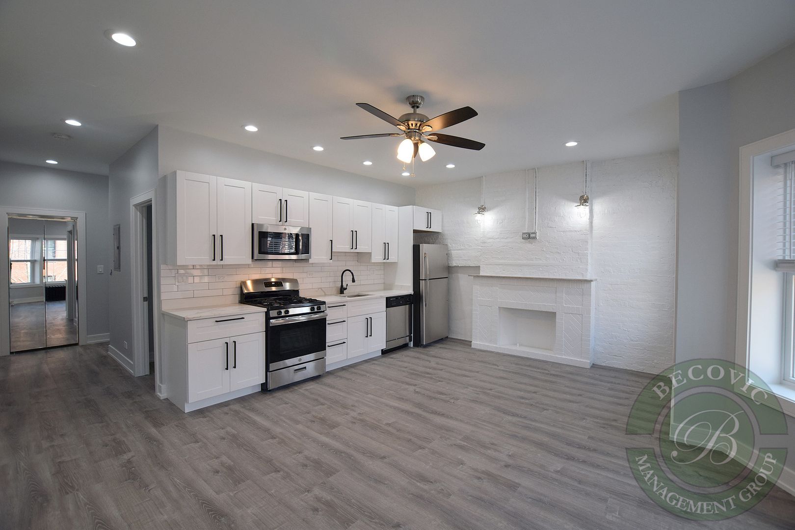 Chicago Apartment: 6035-6045 N Winthrop