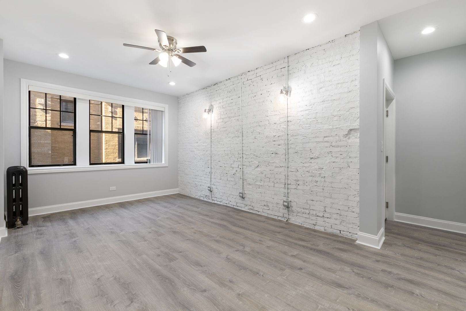 Chicago Apartment: 7618 - 26 N.Eastlake Terrace