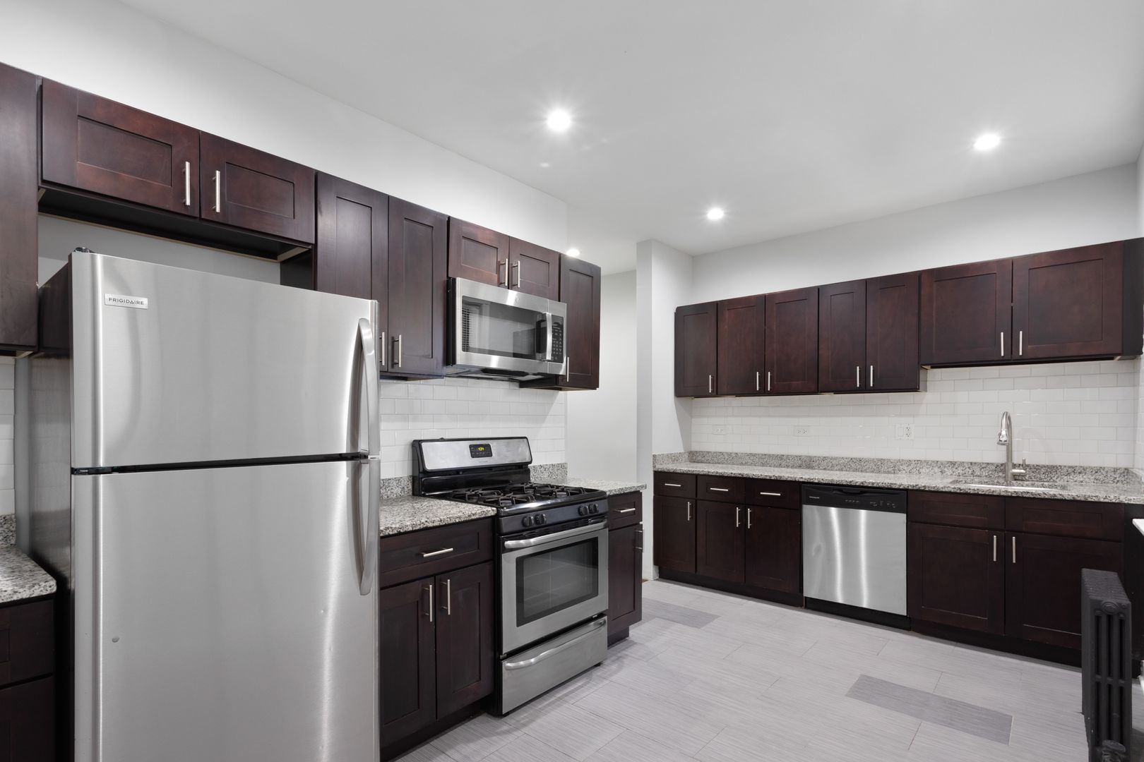 Chicago Apartment: 4701-4707 N Albany Ave & 3048-3050 W Leland Ave