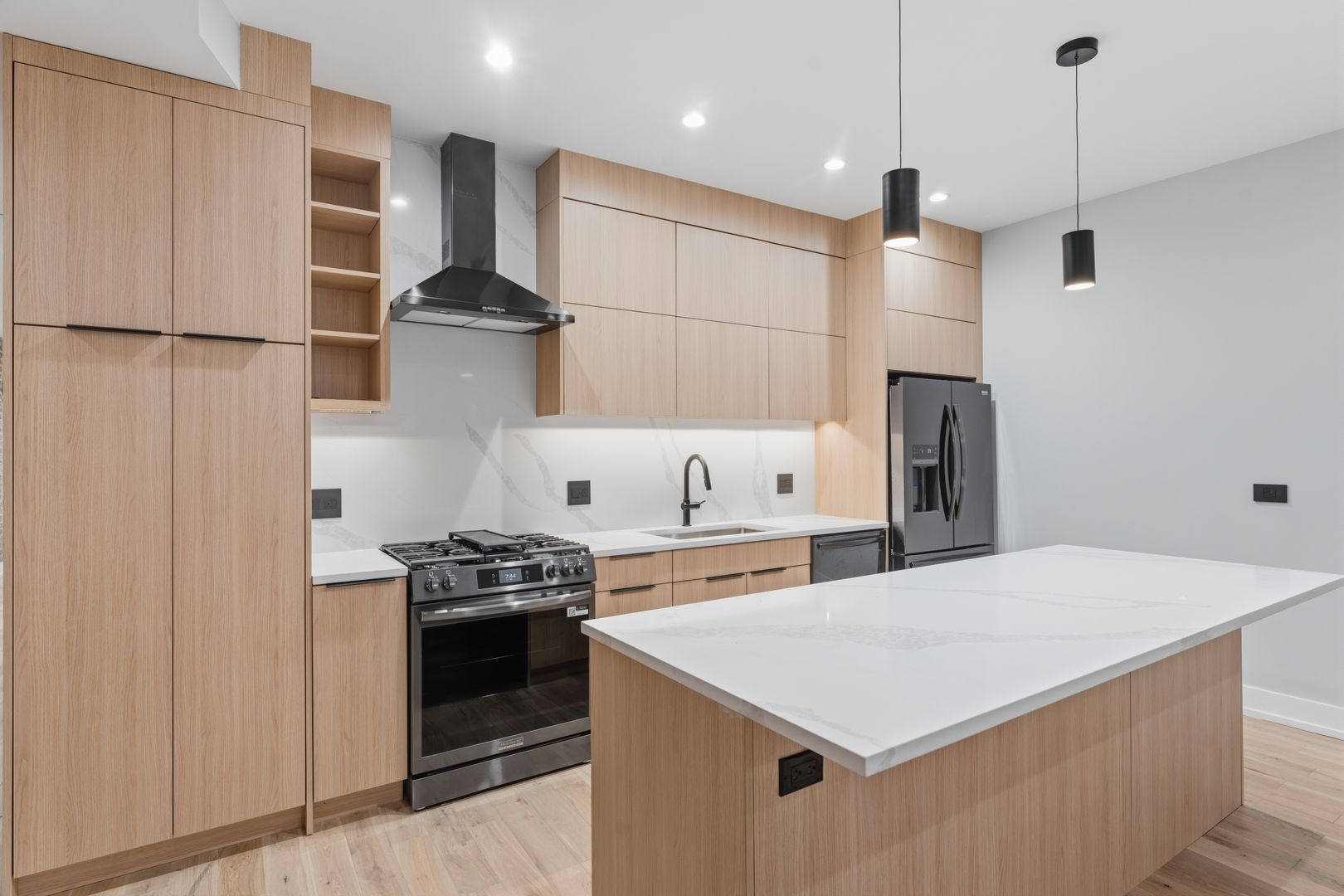 Chicago Apartment: 7724-26 N Eastlake Terrace