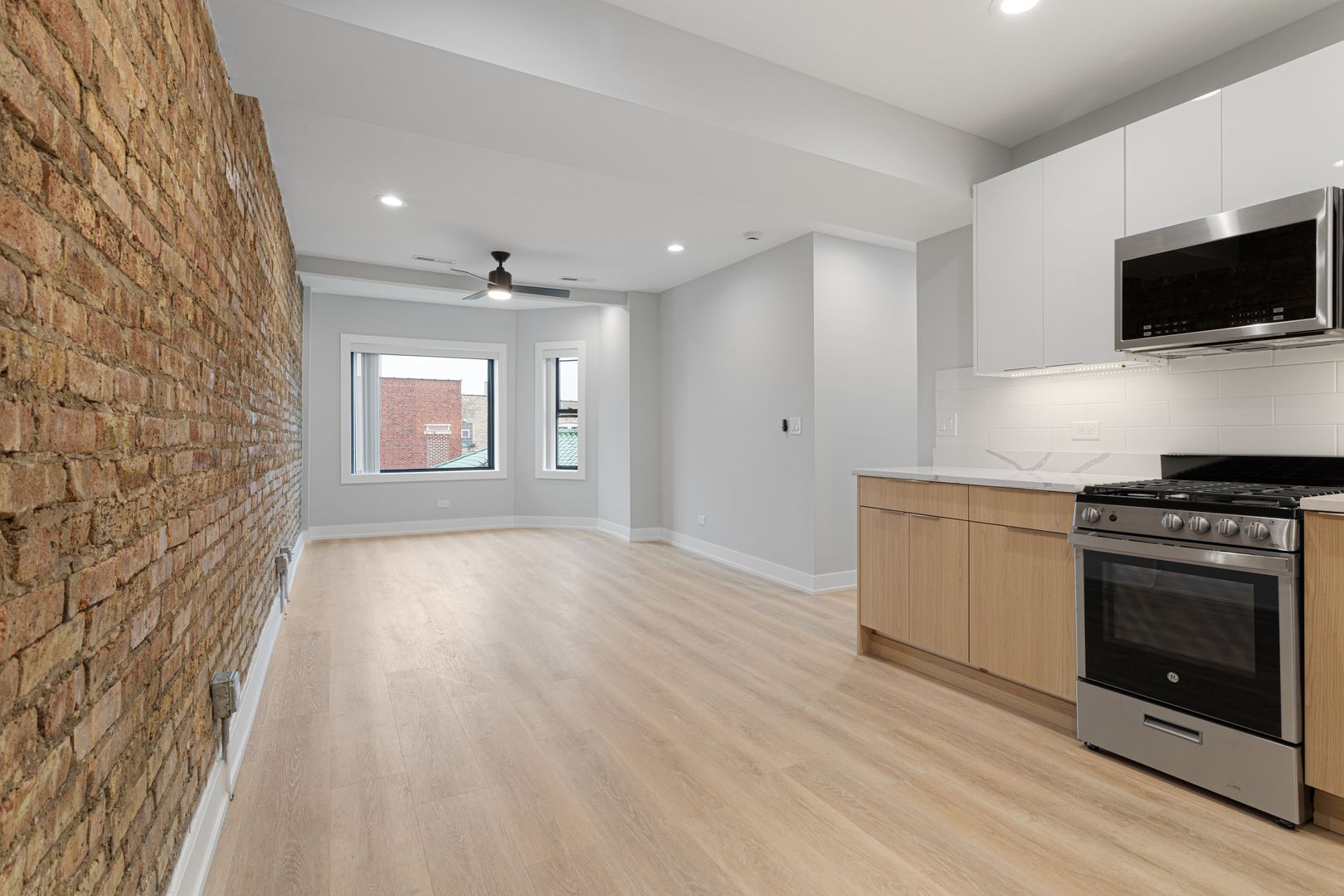 Chicago Apartment: 1548-1558.5 W Juneway