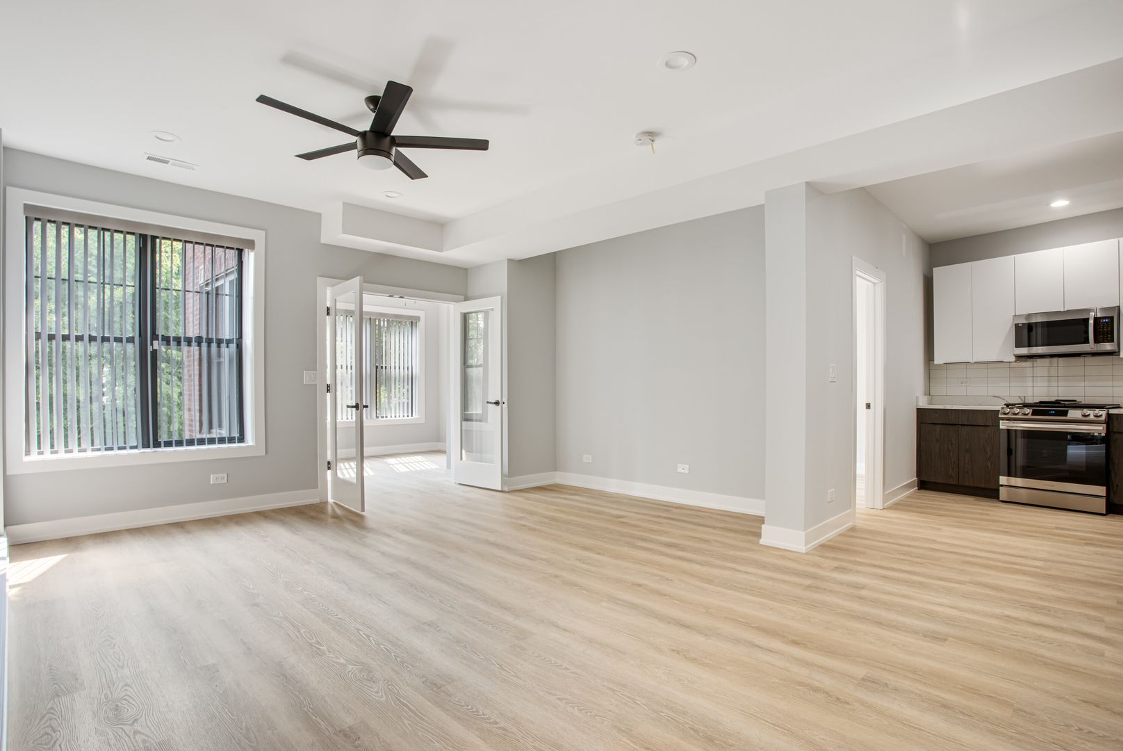 Chicago Apartment: 7642-48 N Eastlake Terrace